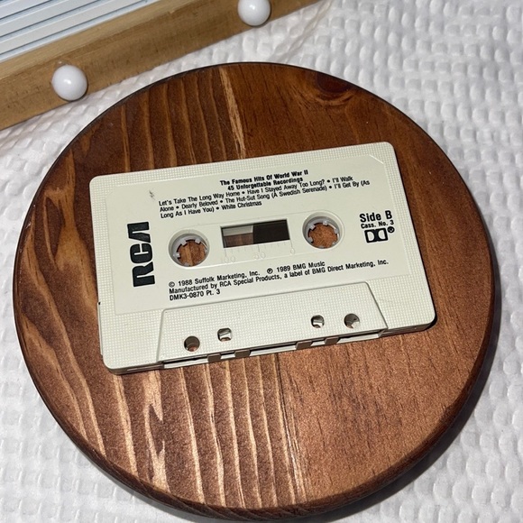 The Famous Hits of World War II Part 2 Cassette Tape - 1988 RCA - Picture 2 of 2